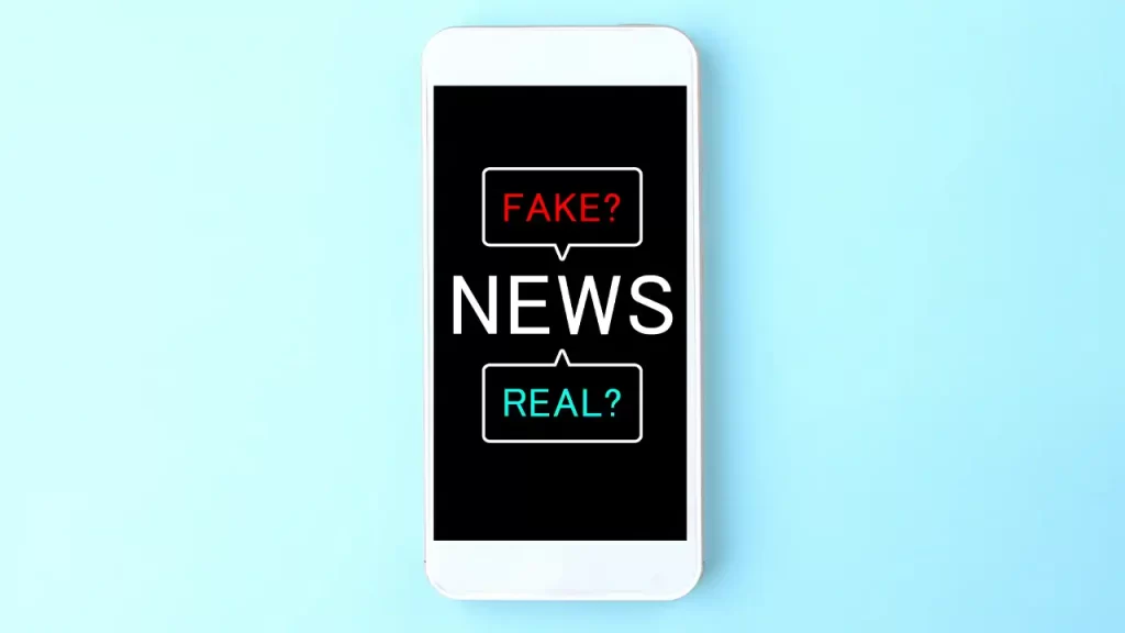 ニュースを表示するスマホの写真