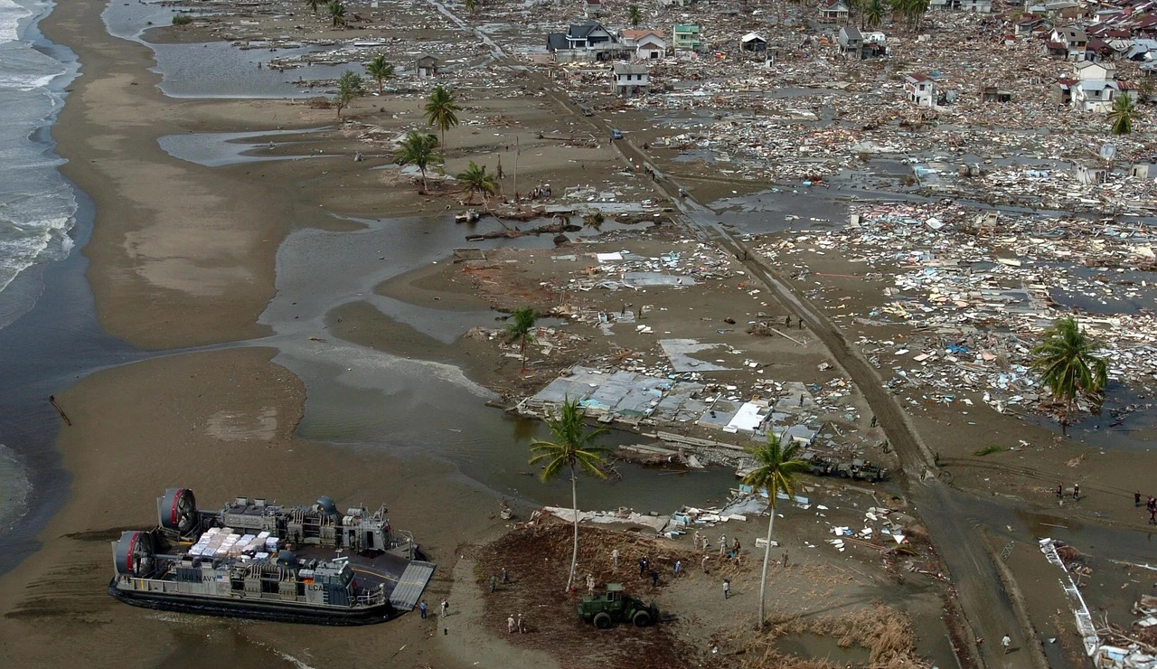 津波に呑まれた街の写真